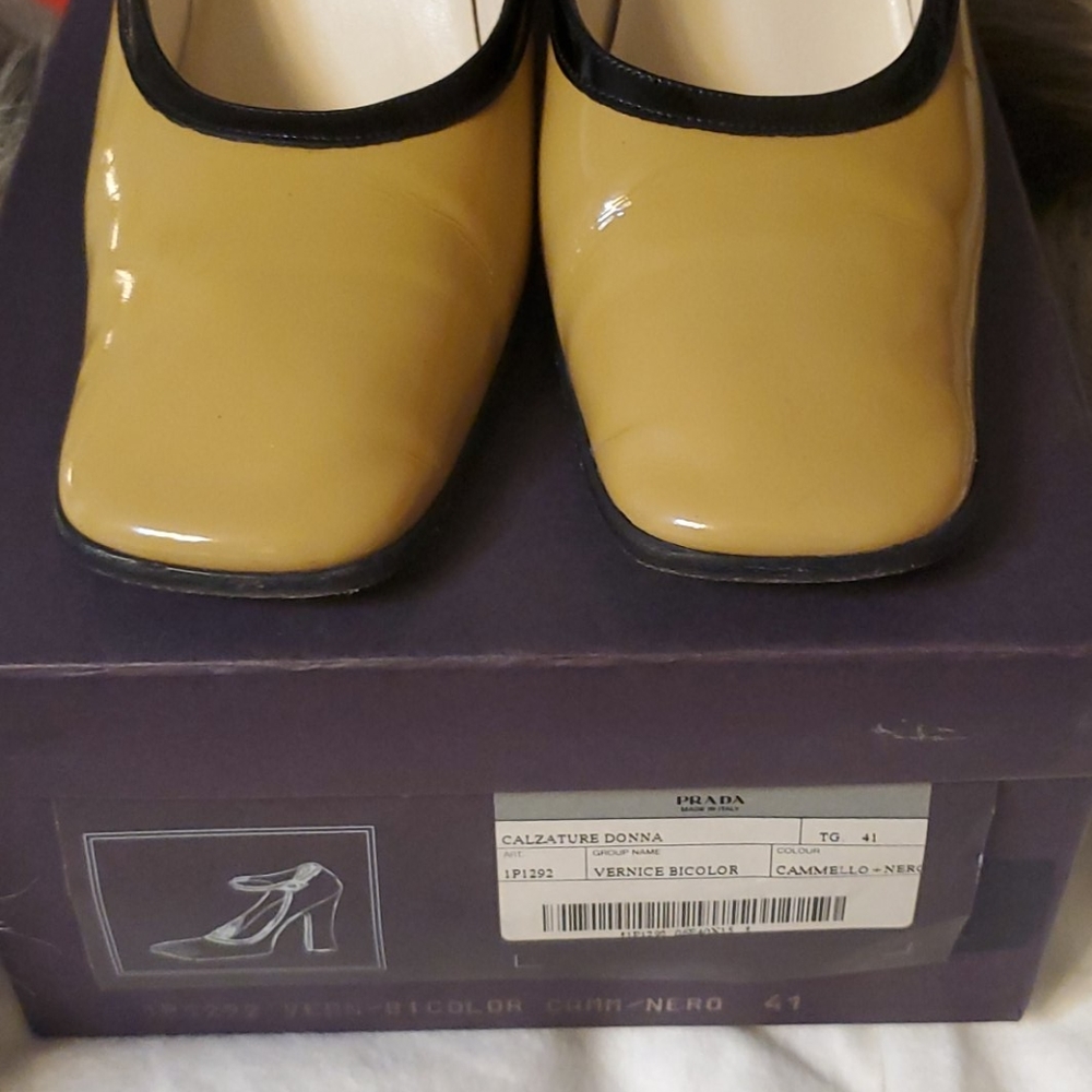 Prada Ladies Shoes - Picture 4 of 16